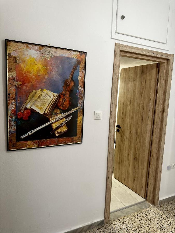 Sunflower Suite Trikala ภายนอก รูปภาพ